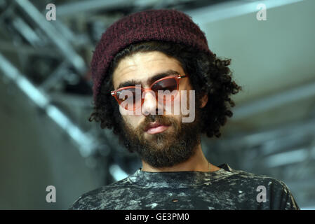 Düsseldorf, Deutschland. 22. Juli 2016. Noah Becker, Sohn von Tennislegende Boris Becker, DJ'ing auf den Fashion-Shows die neue Streetwear-Messe "Streetstyle@Galerie" in Düsseldorf, Deutschland, 22. Juli 2016. Foto: Horst Ossinger, Dpa/Alamy Live-Nachrichten Stockfoto