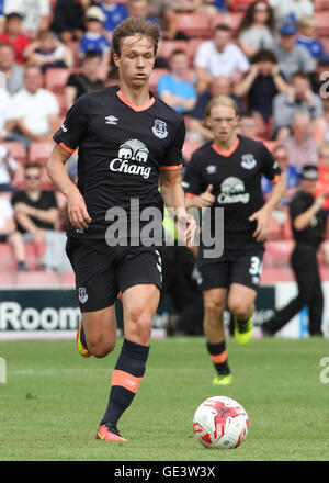 Oakwell, Barnsley, UK. 23. Juli 2016. Vorsaison Fußball Freundschaftsspiel. Barnsley gegen Everton. Everton Kieran Dowell Credit: Action Plus Sport/Alamy Live News Stockfoto