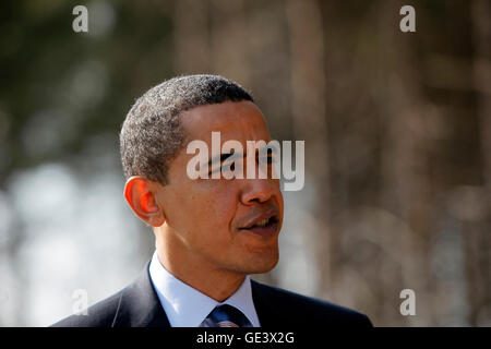 Springfield, VA - 11. Februar 2009--US-Präsident Barack Obama spricht auf der Baustelle von Fairfax County Parkway Connector, Springfield, VA, Mittwoch, 11. Februar, 2009.Credit: Aude Guerrucci - Pool über CNP - Draht-Dienst - Stockfoto