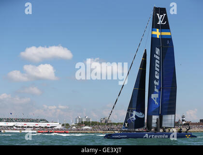 Hafen von Portsmouth, Portsmouth, UK. 23. Juli 2016. Louis Vuitton Americas Cup World Series Yacht Racing. Team Artemis in Aktion Credit: Action Plus Sport/Alamy Live News Stockfoto