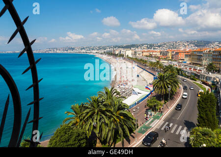 Nizza, Côte d ' Azur, Cote d ' Azur, Frankreich.  Strand und Promenade des Anglais, gesehen vom Parc De La Colline du Chateau, Stockfoto