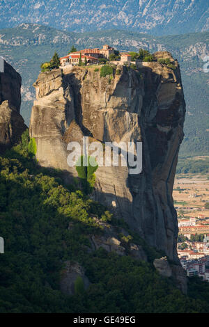 Meteora, Thessalien, Griechenland.  Die östlichen orthodoxen Heiligen Dreifaltigkeit-Kloster.  In der griechischen, Agia Triada oder Ayías Triádhos oder Agia Triada Stockfoto