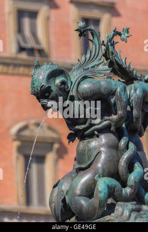 Florenz, Provinz Florenz, Toskana, Italien.  Piazza della Santissima Annunziata.  Detail des Brunnens. Stockfoto