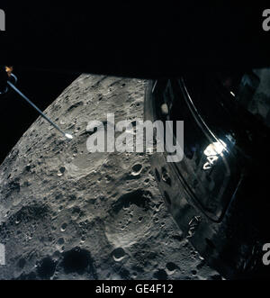 Die Apollo 13 wurde nach einer Sauerstofftankexplosion in ein Rettungsboot verwandelt. Die Crew nutzte das Mondmodul als Zufluchtsort, während sie zur Erde zurückkehrte und ihr Überleben während der kritischen Mission sicherte. Stockfoto