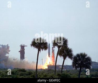 Start der Rakete der Mercury-Atlas 9 mit dem Astronauten Gordon Cooper an Bord von Startplatz 14 in Cape Canaveral, Florida.  15. Mai 1963 Stockfoto