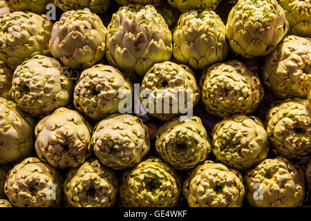 Artischocken, La Boqueria Markt, Barcelona. Katalonien, Spanien. Stockfoto