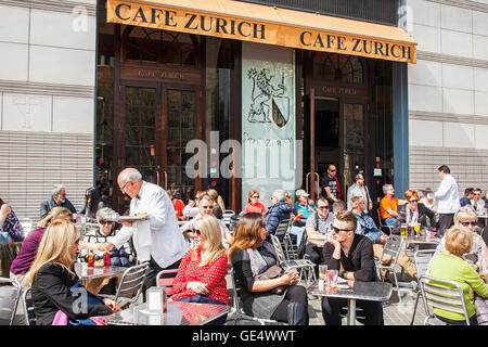 Cafe Zurich, Plaça Catalunya, Barcelona, Spanien. Stockfoto