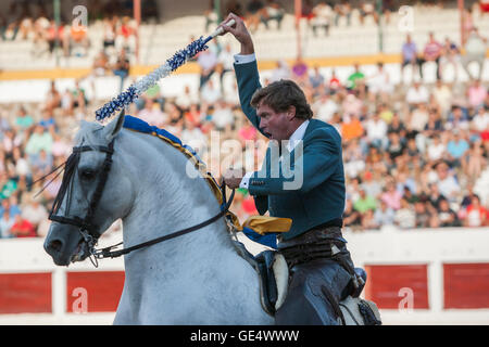 Linares, Spanien - august 31, 2011: Spanischer Stierkämpfer zu Pferd Fermin Bohorquez Stierkampf zu Pferde, in Linares, Spanien Stockfoto