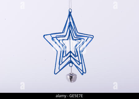 Weihnachtsdekoration auf neutralem Hintergrund Stockfoto