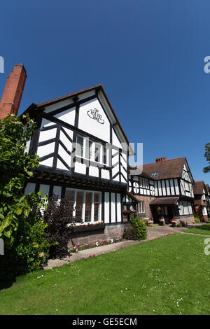 Dorf Port Sunlight, England. Aussicht auf den malerischen Port Sunlight Cottages im Wood Street. Stockfoto