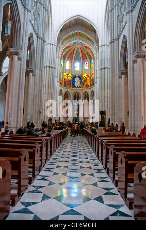 Die Almudena Kathedrale, Hallenbad. Madrid, Spanien. Stockfoto