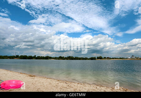 Tolles Foto mit den See und die Wolken Sommertag Stockfoto