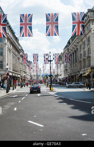 Die Fahnen sind auf Regent Street im Zentrum von London in Erwartung des 23. June Referendums zu bleiben oder lassen Sie die europäischen Stockfoto