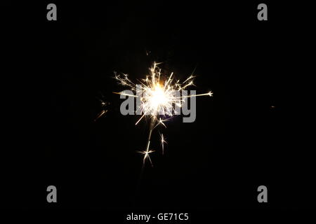 Wunderkerzen, Bonfire Night, 5. November, Pyrotechnik, Feuerwerk, Wunderkerzen, Outdoor-Wunderkerzen Stockfoto