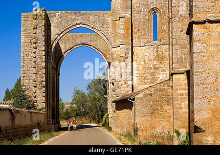 Ruinen des Klosters San Antón. Pilger. Provinz Burgos. Spanien. Camino de Santiago Stockfoto