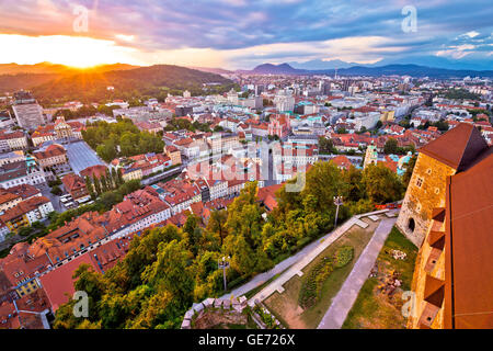 Sonnenuntergang über dem Luftbild Ljubljana, Hauptstadt Sloweniens Stockfoto