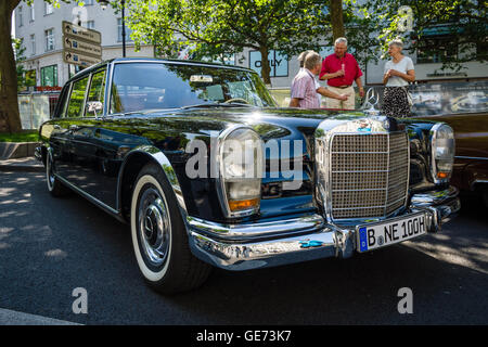 BERLIN - 5. Juni 2016: Full-Size-Limousine Mercedes-Benz 600 (W100). Classic Days Berlin 2016 Stockfoto