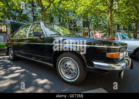 BERLIN - 5. Juni 2016: Full-Size-Luxus-Auto Tatra 613. Classic Days Berlin 2016. Stockfoto