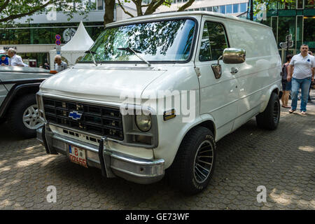 BERLIN - 5. Juni 2016: Full-Size-van Chevrolet Van (Dritte Generation). Classic Days Berlin 2016. Stockfoto