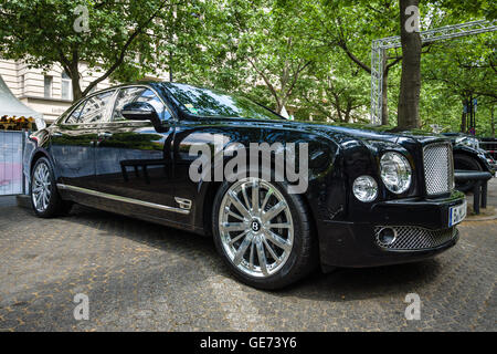 BERLIN - 5. Juni 2016: Full-Size-Luxus-Auto Bentley Mulsanne. Classic Days Berlin 2016. Stockfoto