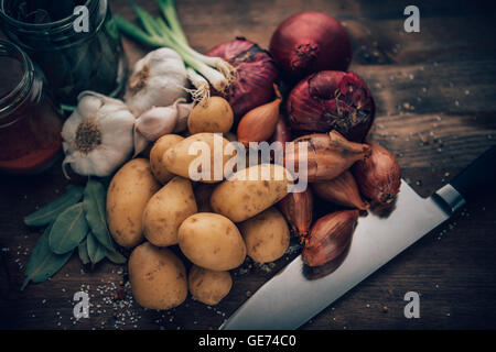 Schönheit Schüsse von Lebensmitteln auf einem rustikalen Ambiente. Stockfoto