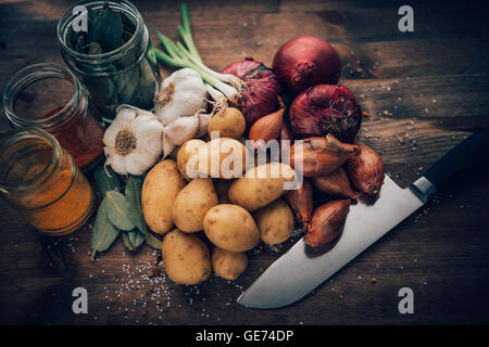 Schönheit Schüsse von Lebensmitteln auf einem rustikalen Ambiente. Stockfoto