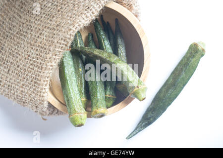 Gesunden Okra-Chips auf sauberer Hintergrund, Fotoarchiv Stockfoto