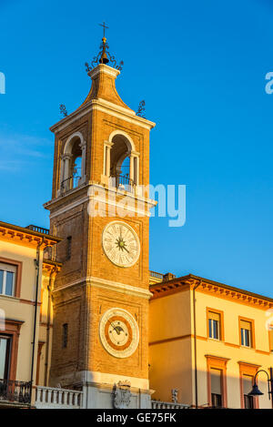 Uhrturm am Martiri Platz in Rimini - Italien Stockfoto