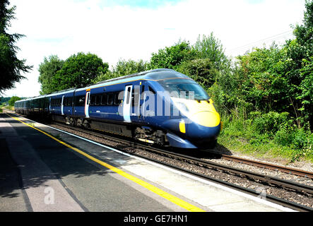 Speer schnelle Schiene Hochgeschwindigkeitszug durch Sturry Kent Station auf Reise nach Reisen Ramsgate Kent Endstation uk Juli 2016 Stockfoto