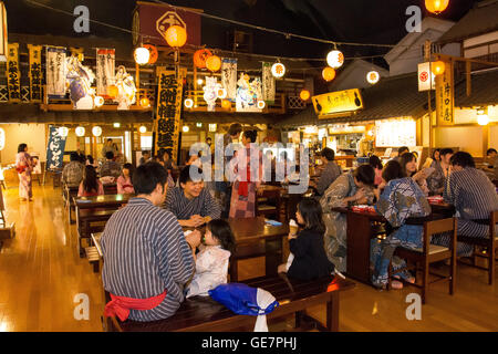 Ooedo Onsen Monogatari ist eine großzügige Therme Freizeitpark in Odaiba, Tokio Stockfoto