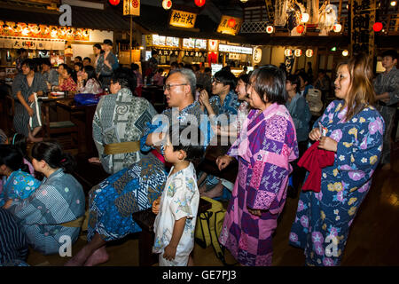 Ooedo Onsen Monogatari ist eine großzügige Therme Freizeitpark in Odaiba, Tokio Stockfoto