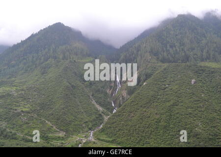 Nahm dieses Foto beim trekking im Himalaya von Sankri in Uttarkhand, Chitkul in Himacha Pradesh über den Borasu Pass. Stockfoto