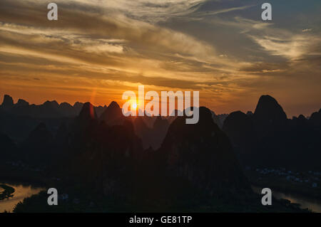 Spektakulären Blick auf die Berge von Laozhai Shan Berg, Xingping, autonome Region Guangxi, China Stockfoto