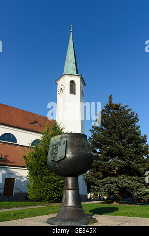 Guntramsdorf: Kirche Jakobuskirche, Wein-Cup, Österreich, Niederösterreich, Niederösterreich, Wienerwald Wienerwald Stockfoto