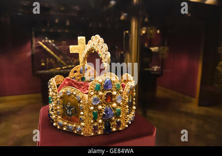 Wien, Wien: Schatzkammer in der Hofburg: Kaiserkrone des Heiligen Römischen Reiches Deutscher Nation, Österreich, Wien, 01. Stockfoto