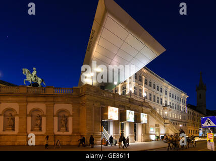 Wien, Wien: Albertina im Palais Erzherzog Albrecht mit der Reiterstatue von Albert und dem unverwechselbaren fliegende Dach benannt " Stockfoto