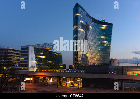 Wien, Wien: Sitz der OMV und der u-Bahn-Linie 2, Austria, Wien, 02. Stockfoto