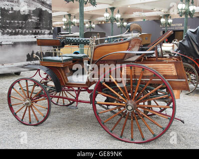 1893 Benz Vis-a-Vis Type Victoria, ein früheres Auto mit einem 3-PS-Motor, 1730 ccm, einer Leistung von 18 km/h, eines der frühesten Kraftfahrzeuge von Benz, ein Meilenstein in der Geschichte des Autos Stockfoto