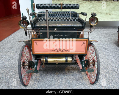 Peugeot Phaetonnet Typ 8 von 1893, ein französisches Oldtimerauto mit einem 3-cv-Motor mit 1282 ccm und einer Höchstgeschwindigkeit von 20 km/h, Foto 3. Stockfoto