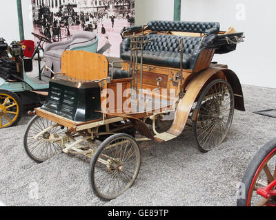 1897 Benz Vis-a-Vis Type ideal, ein bahnbrechendes Automobil mit einem 3-PS-Motor, einem Hubraum von 1050 ccm und einer Höchstgeschwindigkeit von 30 km/h, ein frühes Beispiel für die innovativen Designs von Benz. Stockfoto