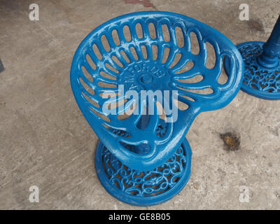 Bamfords-Ausrüstung im Museum für Nostalgie und Technologie mit historischen Maschinen und Werkzeugen. Das Museum würdigt technologische Fortschritte früherer Epochen und zeigt Gegenstände wie landwirtschaftliche und industrielle Geräte von Bamfords, einer historischen britischen Marke. Stockfoto