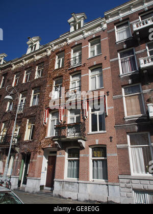 Dieses Foto zeigt den Sarphatipark, einen öffentlichen Park in Amsterdam, der das Grün und die friedliche Atmosphäre des Parks einfängt. Sarphatipark ist bekannt für seine historische Bedeutung und die ruhige Lage innerhalb der Stadt. Stockfoto