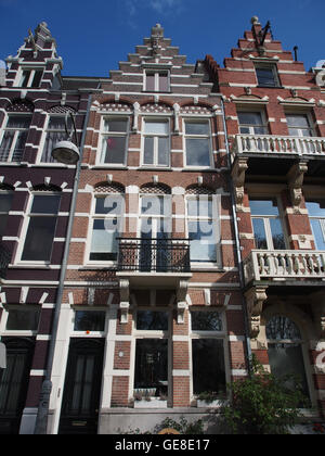 Dieses Foto zeigt den Sarphatipark, einen öffentlichen Park in Amsterdam, Niederlande. Das Bild fängt die natürliche Schönheit und die entspannende Atmosphäre des Parks ein. Stockfoto