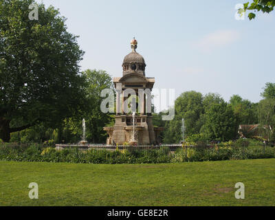 Ein Foto des Sarphatipark, einem öffentlichen Park in Amsterdam. Das Bild fängt das Layout und die malerische Umgebung des Parks ein und bietet einen Einblick in seine historische und kulturelle Bedeutung. Stockfoto