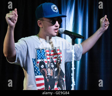 Bala Cynwyd, PA, USA. 21. Juli 2016. US-amerikanischer Singer-Songwriter Knirschen besucht Q102 Performance-Theater. Stockfoto