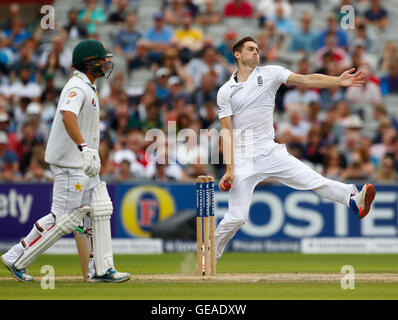 Old Trafford Cricket Ground, Manchester, UK. 24. Juli 2016. International Cricket 2. Investec Test England gegen Pakistan. England Bowler Chris Woakes. © Aktion Plus Sport/Alamy Live-Nachrichten Stockfoto