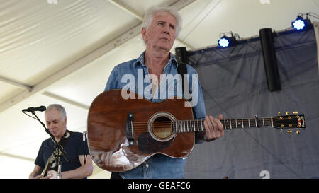 Newport, RI, USA. 24. Juli 2016. Graham Nash führt auf das Jahr 2016 Newport Folk Festival. Newport, Rhode Island. 24.07.16. Sun-Sentinel Personal Fotograf Jim Rassol.SOUTH FLORIDA heraus; KEINE MAGS; KEIN VERKAUF; KEIN INTERNET; KEIN FERNSEHER. © Sun-Sentinel/ZUMA Draht/Alamy Live-Nachrichten Stockfoto