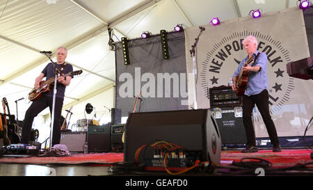 Newport, RI, USA. 24. Juli 2016. Graham Nash führt auf das Jahr 2016 Newport Folk Festival. Newport, Rhode Island. 24.07.16. Sun-Sentinel Personal Fotograf Jim Rassol.SOUTH FLORIDA heraus; KEINE MAGS; KEIN VERKAUF; KEIN INTERNET; KEIN FERNSEHER. © Sun-Sentinel/ZUMA Draht/Alamy Live-Nachrichten Stockfoto