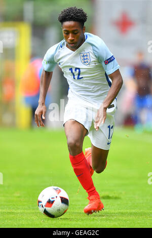 Englands Kyle Walker-Peters in Aktion während der UEFA-U19-Europameisterschaft Halbfinale Fußball-match zwischen England und Italien an der Carl-Benz-Stadion in Mannheim, Deutschland, 21. Juli 2016. Foto: UWE ANSPACH/dpa Stockfoto