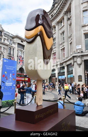 Regent Street, London, UK. 24. Juli 2016. Regent Street ist für Summer Streets jeden Sonntag im Juli geschlossen. © Matthew Chattle Stockfoto